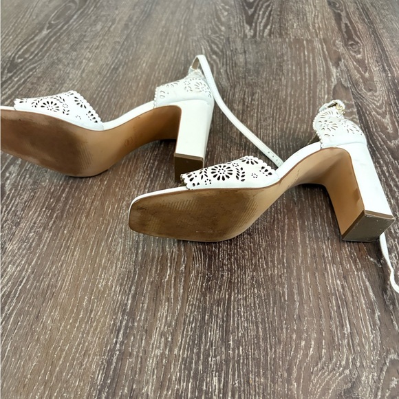 Ann Taylor Elegant White Laser-Cut Women's Sandals - Picture 2 of 4